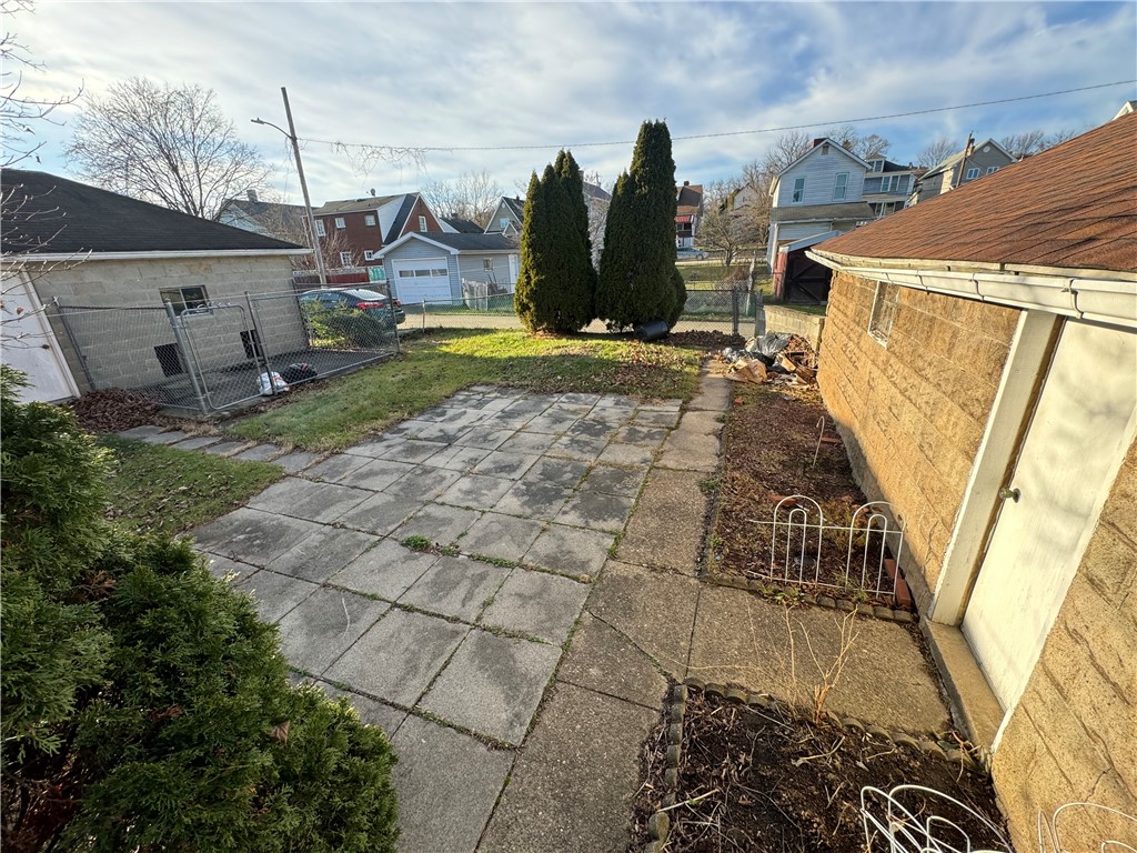 215 S Allen Avenue Ave, Donora, Pennsylvania image 11