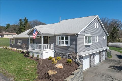 Photo of 134 Burke Rd, Farmington, PA 15437 (MLS # 1748508)