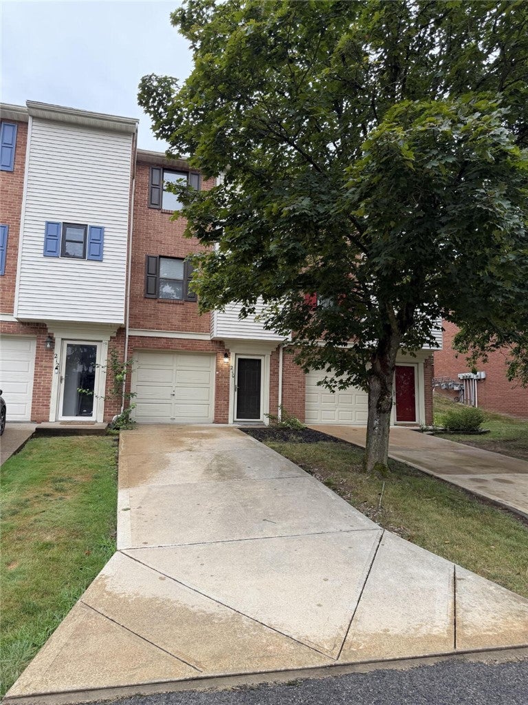 210 Woodhaven Dr