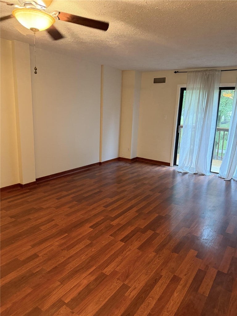 210 Woodhaven Dr