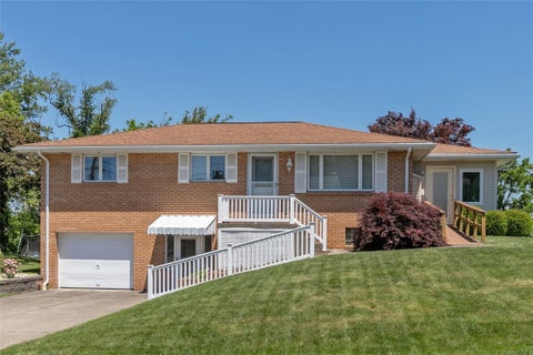 Photo of 133 Stotler Dr, Delmont, PA 15626 (MLS # 1758389)