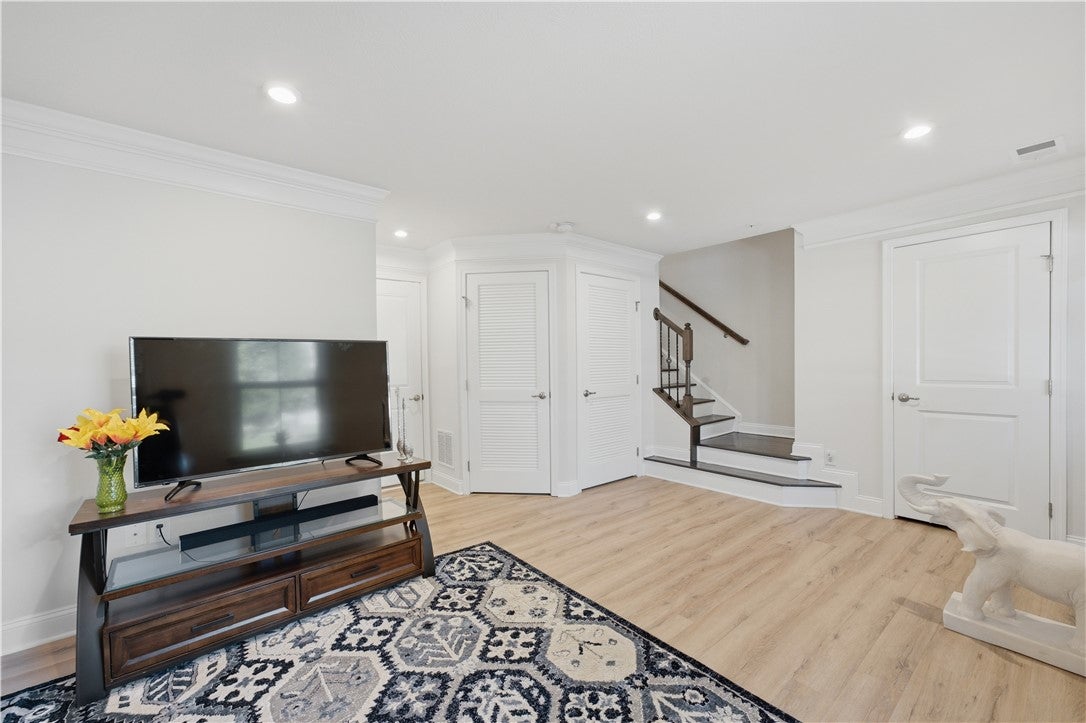 444 Fairmont Dr