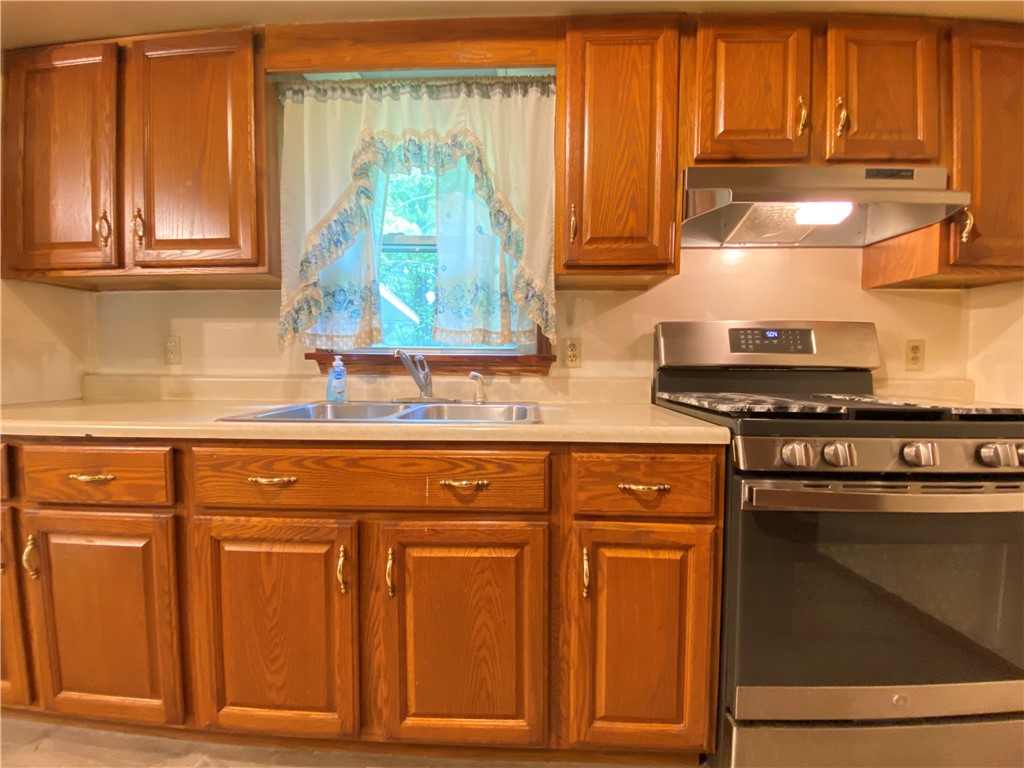 Pymatuning Twp, Pennsylvania 16154, United States, 3 Bedrooms Bedrooms, ,1 BathroomBathrooms,Residential,Contingent,133590