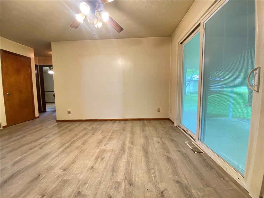 Pymatuning Twp, Pennsylvania 16154, United States, 3 Bedrooms Bedrooms, ,1 BathroomBathrooms,Residential,Contingent,133590