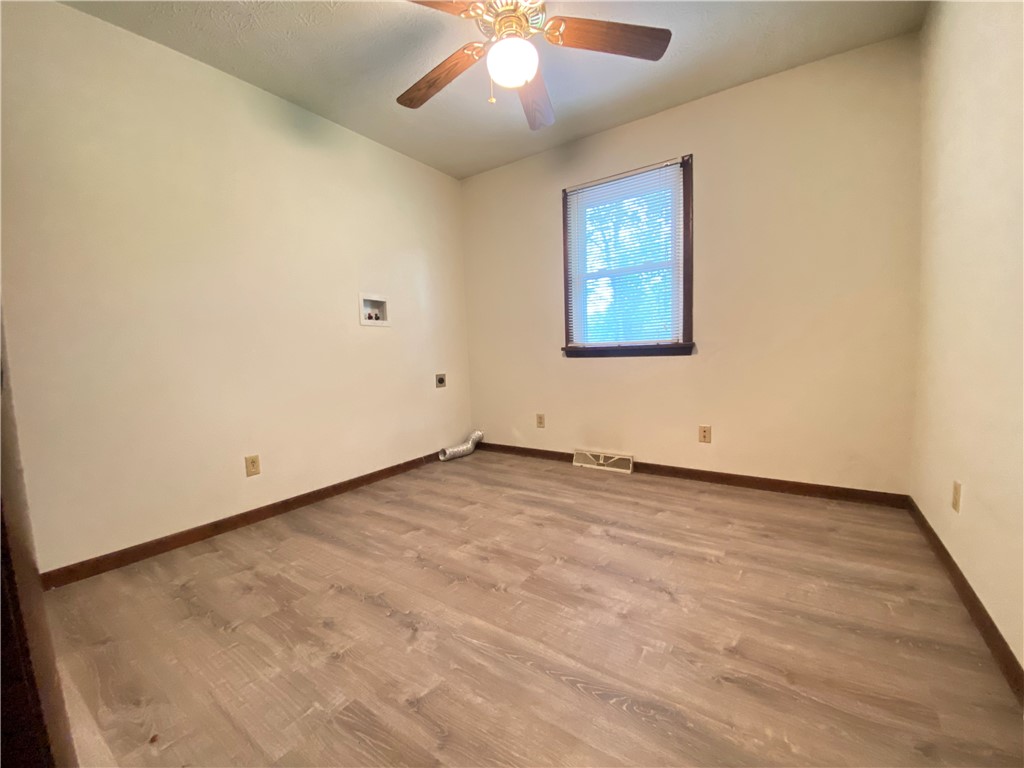 Pymatuning Twp, Pennsylvania 16154, United States, 3 Bedrooms Bedrooms, ,1 BathroomBathrooms,Residential,Contingent,133590