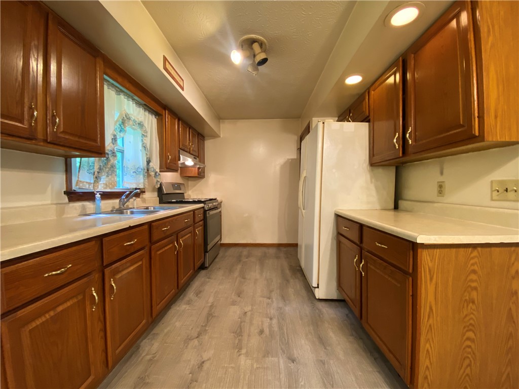 Pymatuning Twp, Pennsylvania 16154, United States, 3 Bedrooms Bedrooms, ,1 BathroomBathrooms,Residential,Contingent,133590