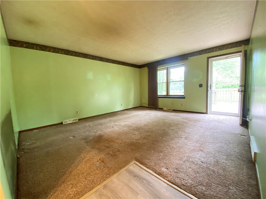 Pymatuning Twp, Pennsylvania 16154, United States, 3 Bedrooms Bedrooms, ,1 BathroomBathrooms,Residential,Contingent,133590