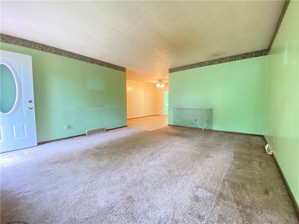 Pymatuning Twp, Pennsylvania 16154, United States, 3 Bedrooms Bedrooms, ,1 BathroomBathrooms,Residential,Contingent,133590