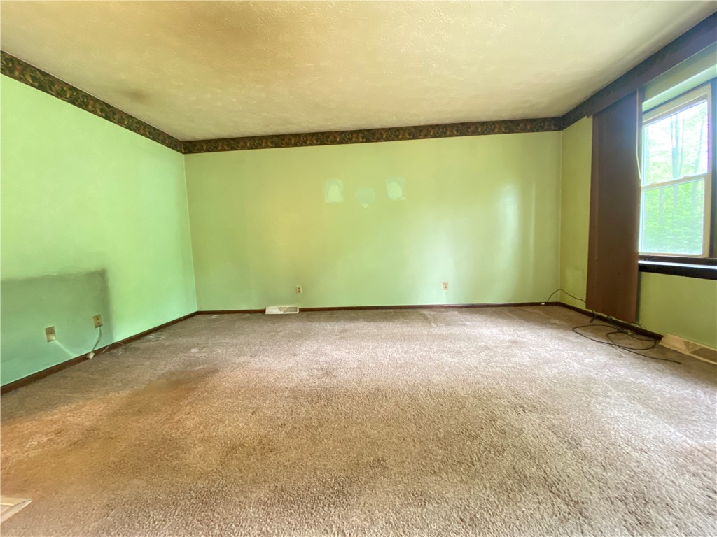 Pymatuning Twp, Pennsylvania 16154, United States, 3 Bedrooms Bedrooms, ,1 BathroomBathrooms,Residential,Contingent,133590