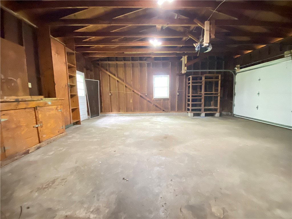 Pymatuning Twp, Pennsylvania 16154, United States, 3 Bedrooms Bedrooms, ,1 BathroomBathrooms,Residential,Contingent,133590