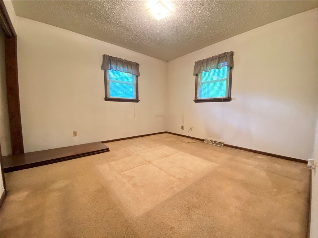 Pymatuning Twp, Pennsylvania 16154, United States, 3 Bedrooms Bedrooms, ,1 BathroomBathrooms,Residential,Contingent,133590