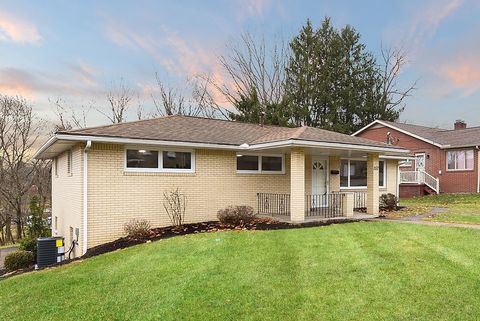 Photo of 357 Christine Dr, Aliquippa, PA 15001 (MLS # 1735871)