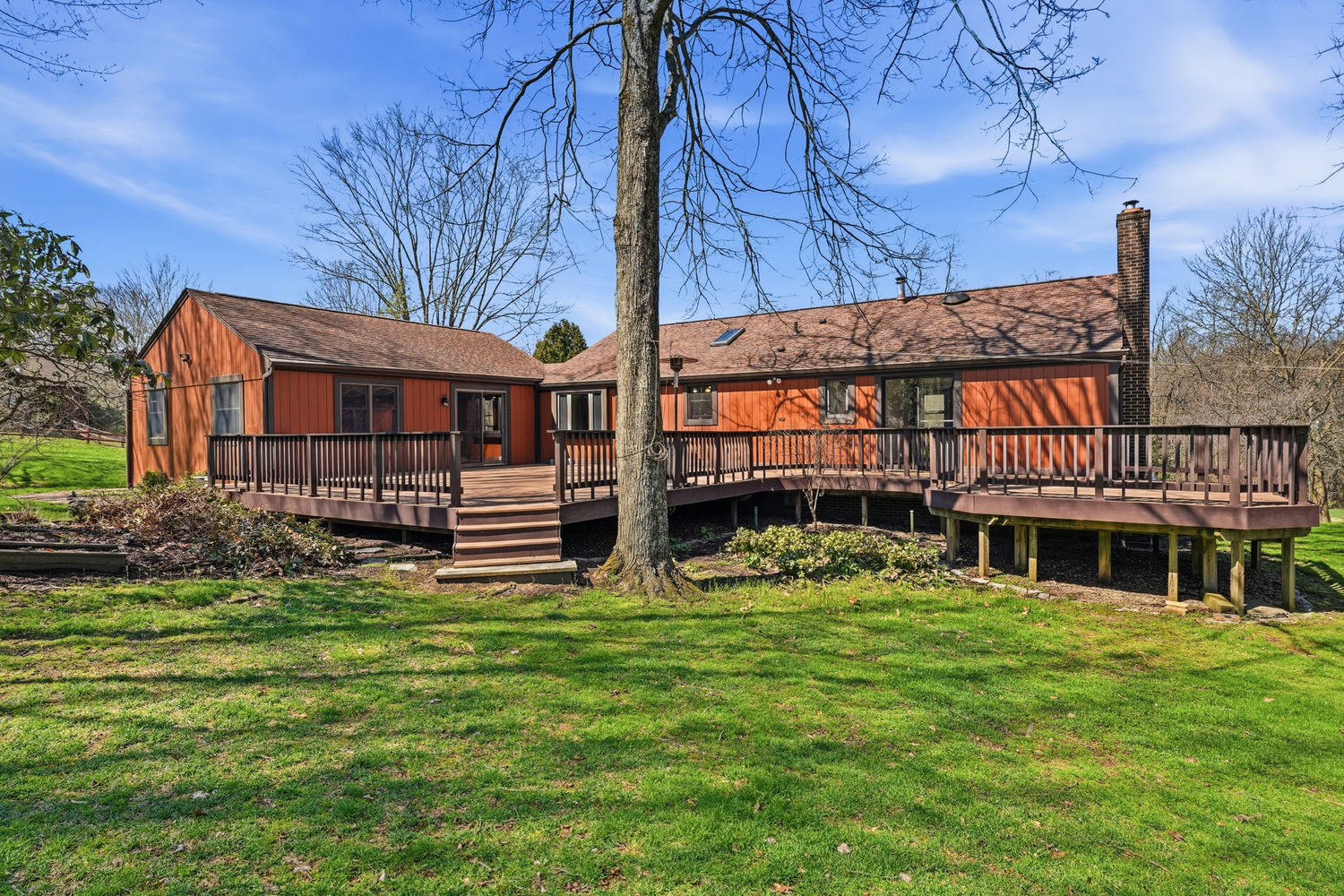 438 Leslie Road Road