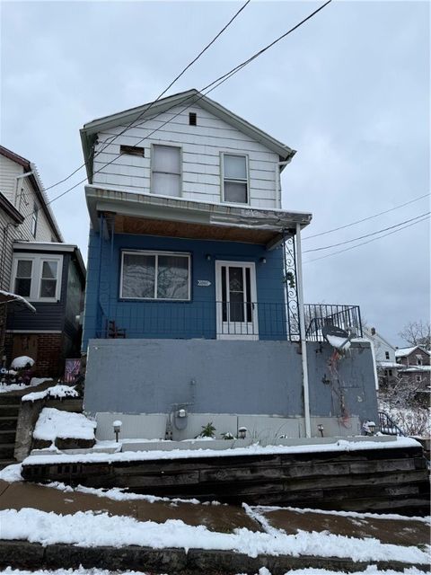 Photo of 2807 Garbett St, Mckeesport, PA 15132 (MLS # 1732437)
