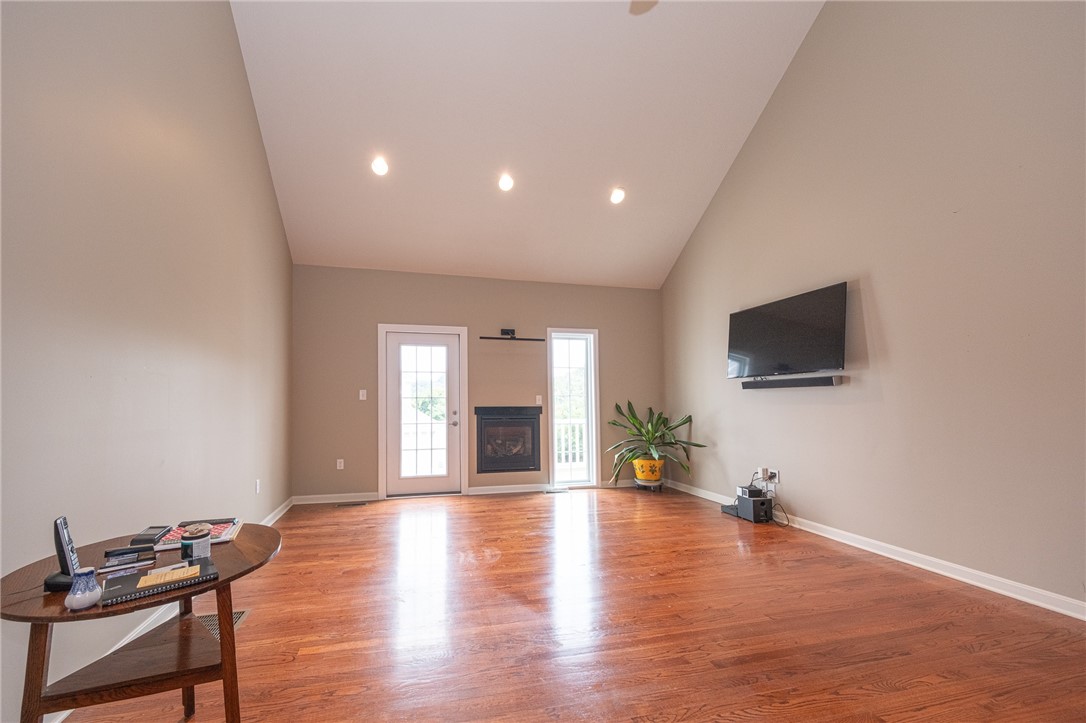 North Strabane, Pennsylvania 15317, United States, 4 Bedrooms Bedrooms, ,3 BathroomsBathrooms,Residential,Contingent,127291