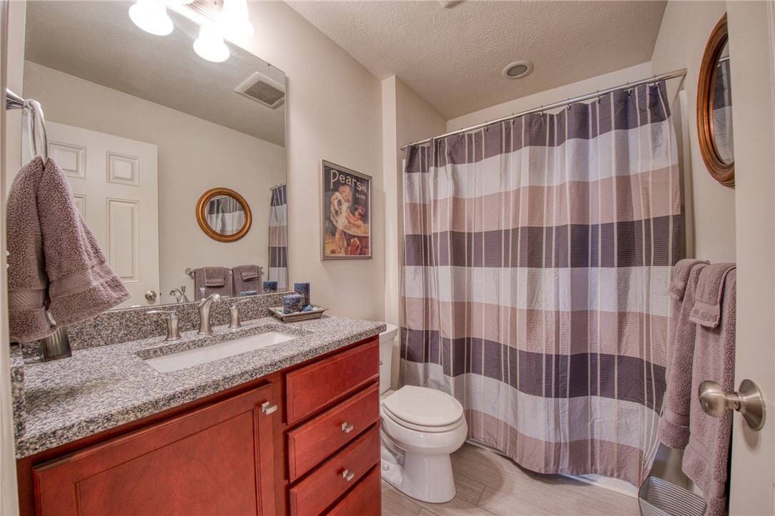 North Strabane, Pennsylvania 15317, United States, 4 Bedrooms Bedrooms, ,3 BathroomsBathrooms,Residential,Contingent,127291