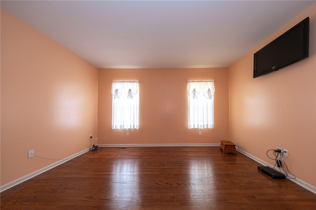 North Strabane, Pennsylvania 15317, United States, 4 Bedrooms Bedrooms, ,3 BathroomsBathrooms,Residential,Contingent,127291