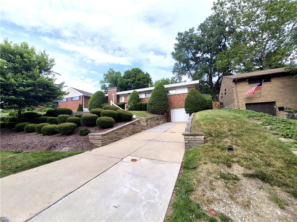 1247 Lakemont Drive
