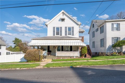 Photo of 214 N 5th St, Youngwood, PA 15697 (MLS # 1748174)