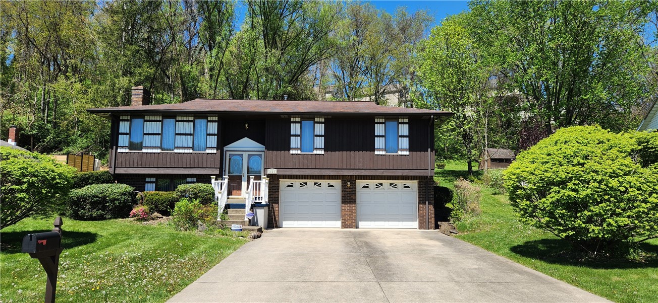 237 Melrose Drive Dr, New Stanton, Pennsylvania image 3