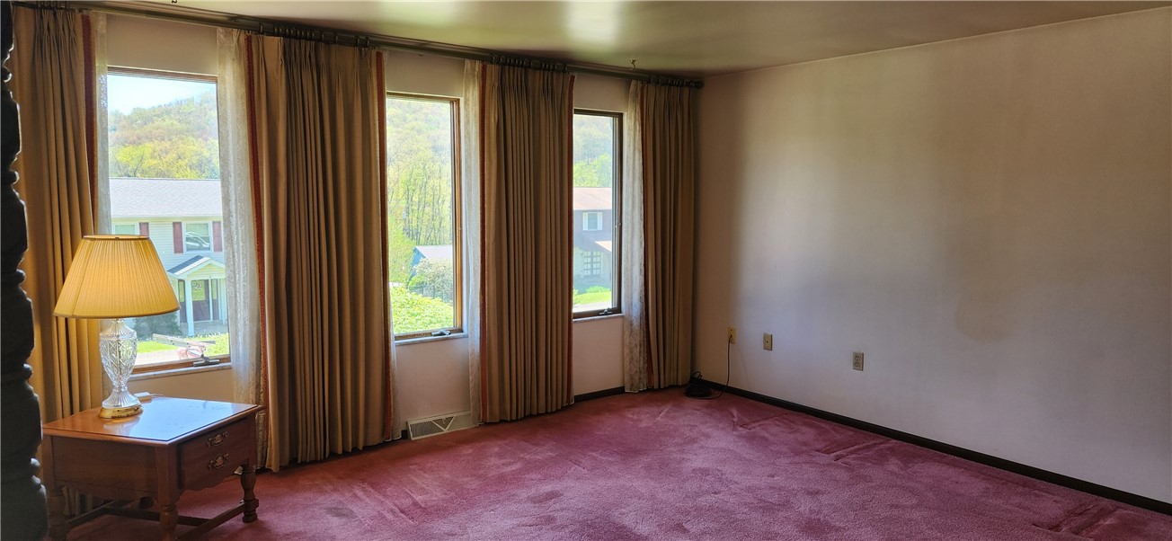 237 Melrose Drive Dr, New Stanton, Pennsylvania image 5