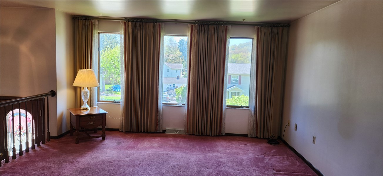237 Melrose Drive Dr, New Stanton, Pennsylvania image 4