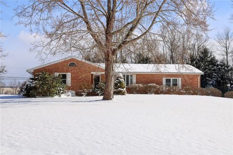 Photo of 66 Tripplewood Dr, Mercer, PA 16137 (MLS # 1744244)