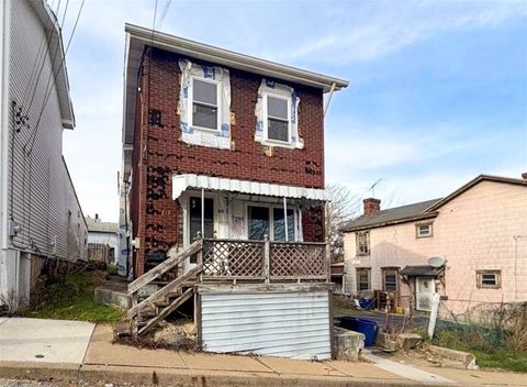 Photo of 217 Kramer Way, Pittsburgh, PA 15211 (MLS # 1763717)