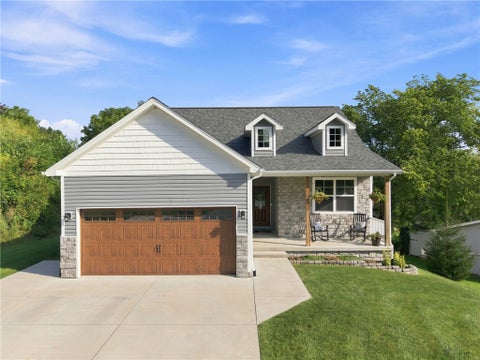 Homes For Sale - 1324 Main Street<br/> Derry Twp, PA 15650