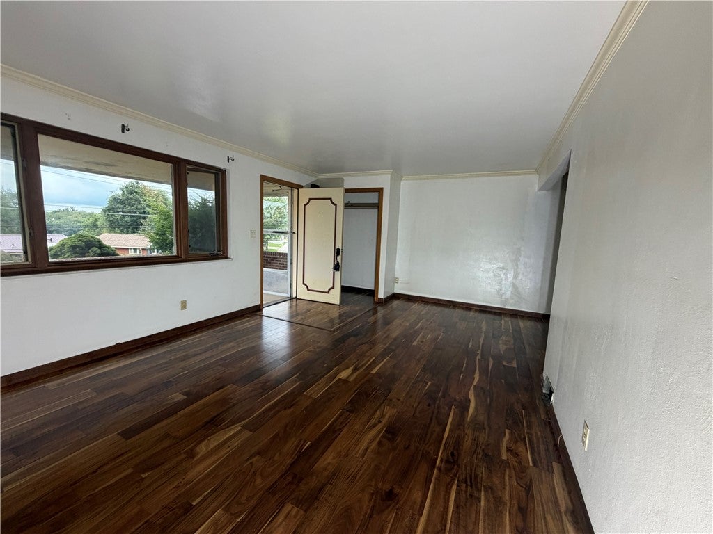 311 Larch Ln