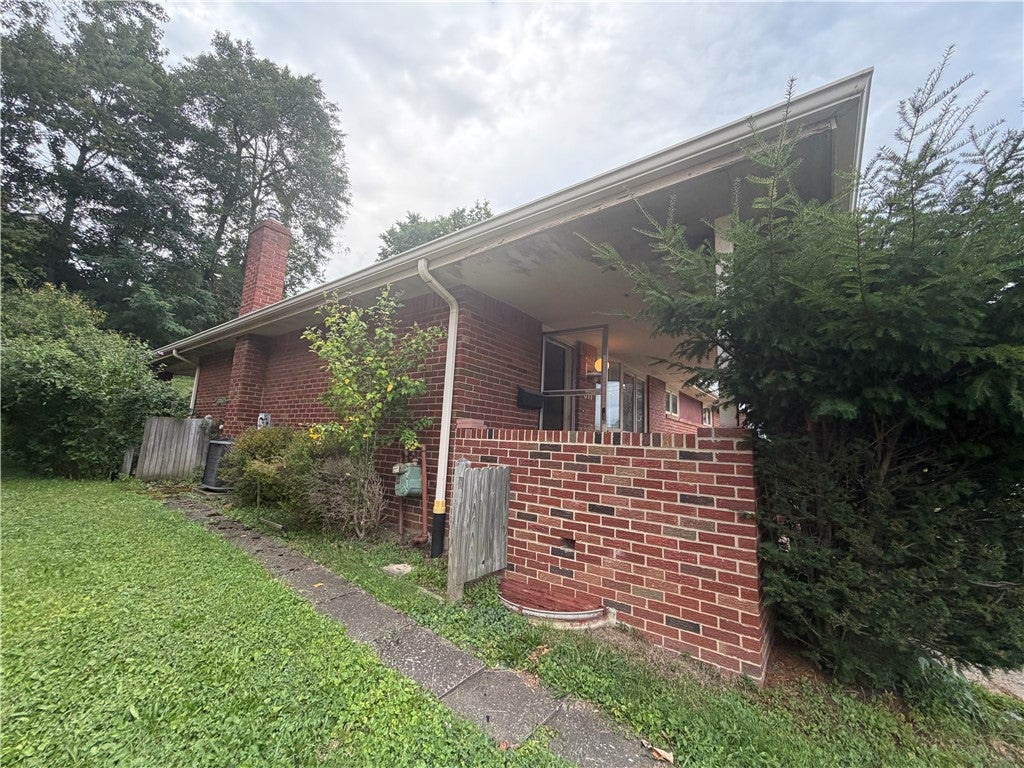 311 Larch Ln