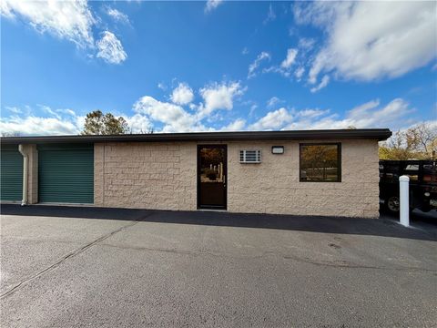 Photo of 400 Commercial St, Bridgeville, PA 15017 (MLS # 1731455)