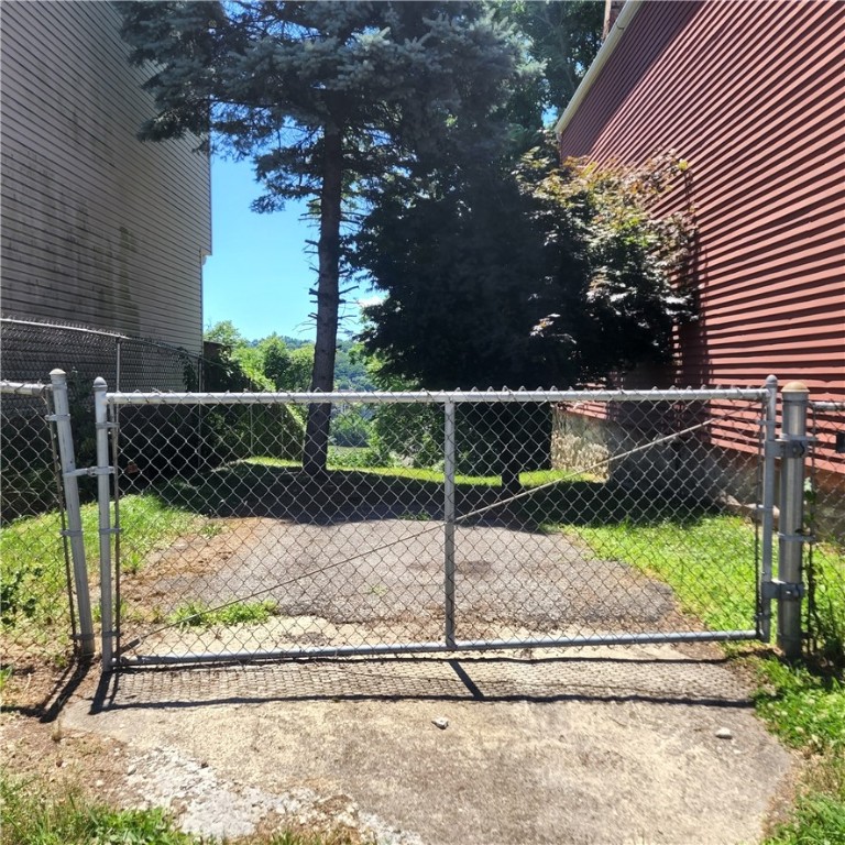 Photo 3 of 3 of 3506 Frazier St land