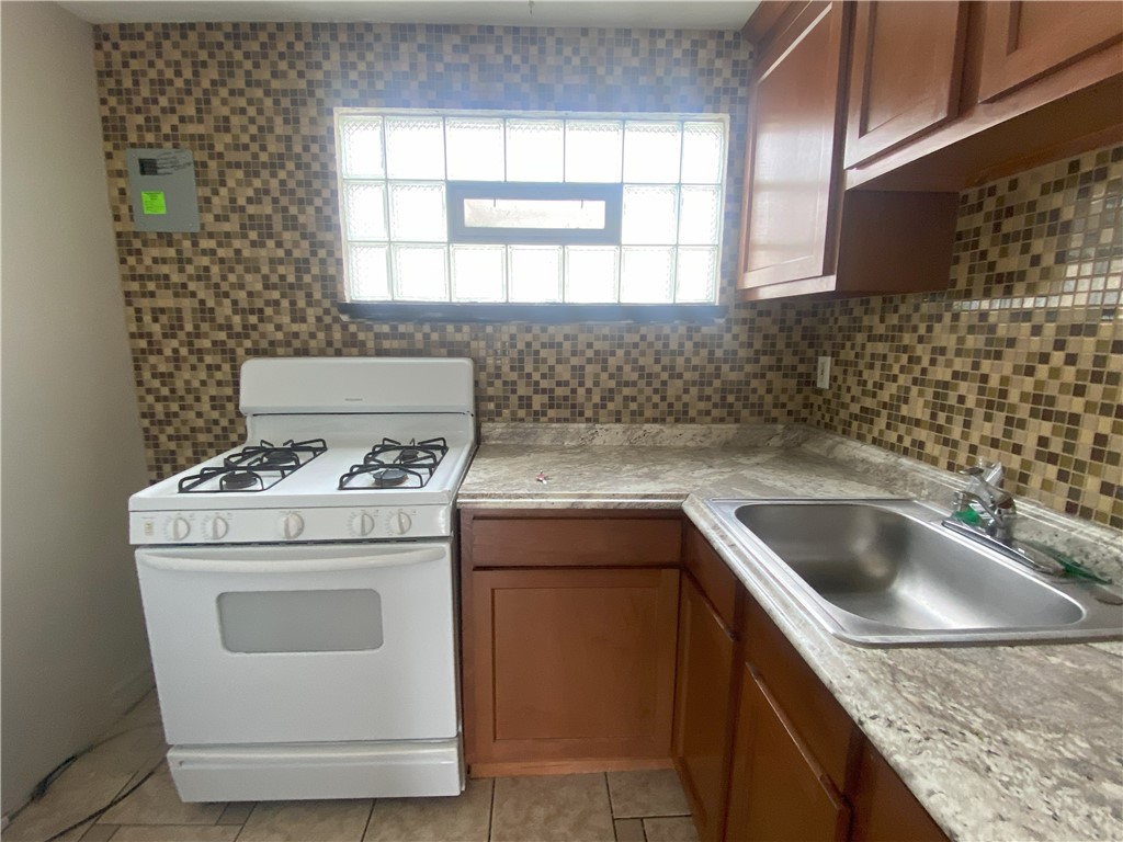 Swissvale, Pennsylvania 15218, United States, 2 Bedrooms Bedrooms, ,1 BathroomBathrooms,Residential,Active,86662