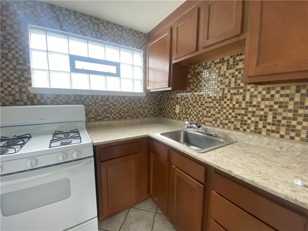 Swissvale, Pennsylvania 15218, United States, 2 Bedrooms Bedrooms, ,1 BathroomBathrooms,Residential,Active,86662