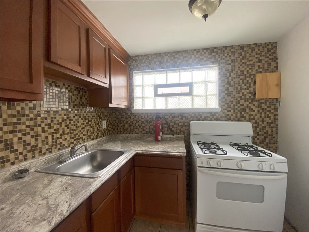 Swissvale, Pennsylvania 15218, United States, 2 Bedrooms Bedrooms, ,1 BathroomBathrooms,Residential,Active,86662