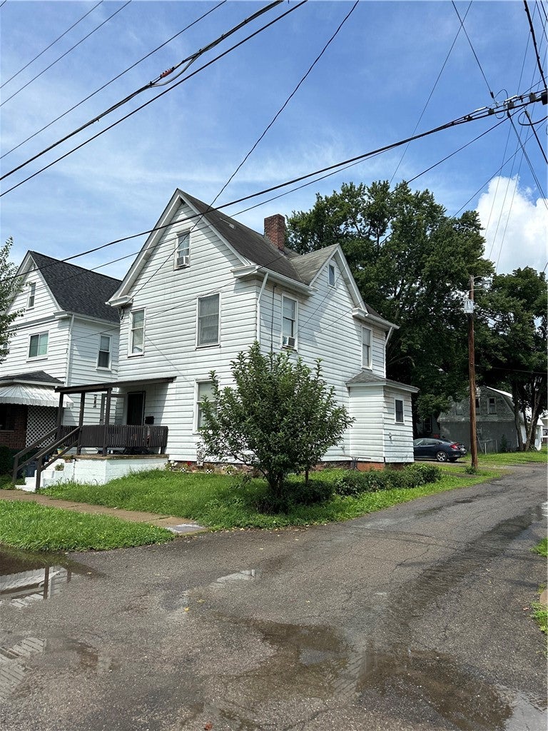410 Eau Claire St