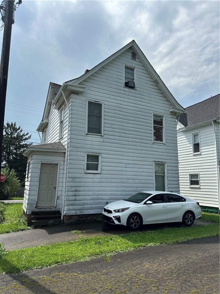 410 Eau Claire St
