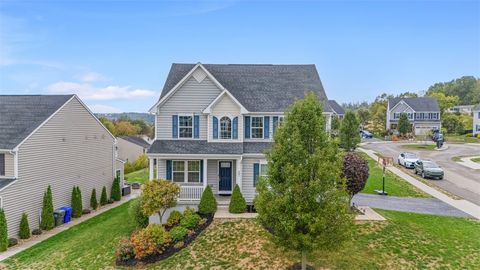 Photo of 407 Isabella Ct, Zelienople, PA 16063 (MLS # 1736063)
