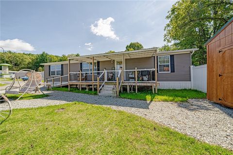Manufactured Home in Donegal - WML PA 104 Highview Drive.jpg