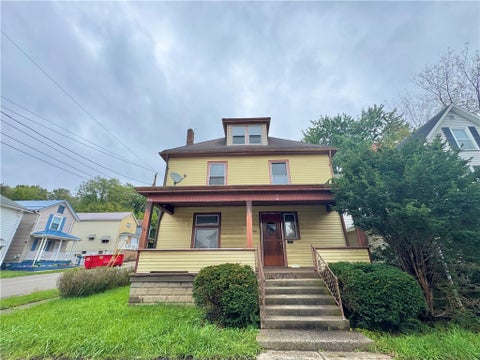 Homes For Sale - 1101 Pollock Ave Ave<br/> New Castle, PA 16101