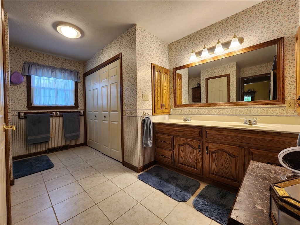 Coolspring Twp, Pennsylvania 16137, United States, 3 Bedrooms Bedrooms, ,4 BathroomsBathrooms,Residential,Active,146257