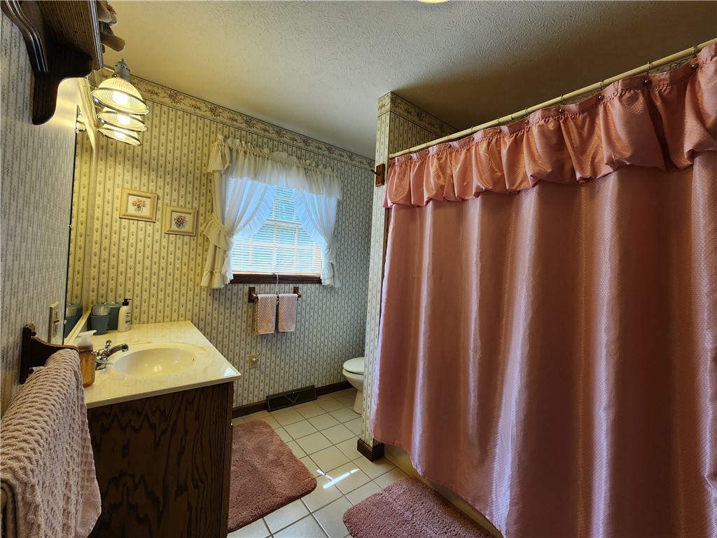 Coolspring Twp, Pennsylvania 16137, United States, 3 Bedrooms Bedrooms, ,4 BathroomsBathrooms,Residential,Active,146257