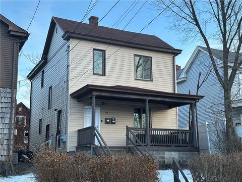 Photo of 122 E 16th Ave, Homestead, PA 15120 (MLS # 1742285)