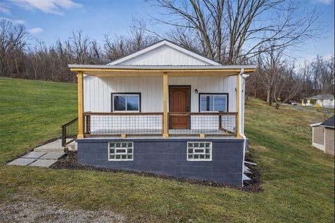 Photo of 1247 Davis Ave, Washington, PA 15301 (MLS # 1738190)