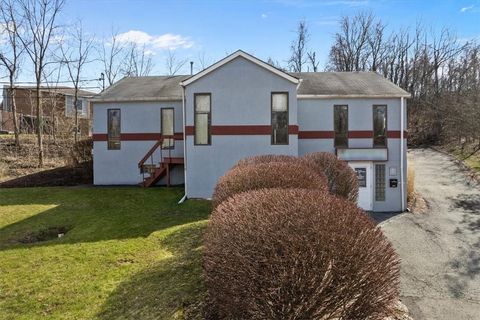 Photo of 4372 Old William Penn Hwy, Monroeville, PA 15146 (MLS # 1731760)