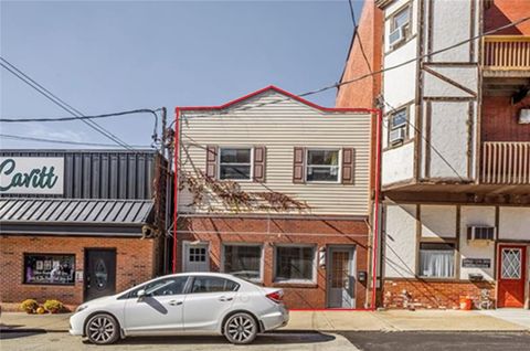 Photo of 429-431 Cavitt Ave, Trafford, PA 15085 (MLS # 1726147)