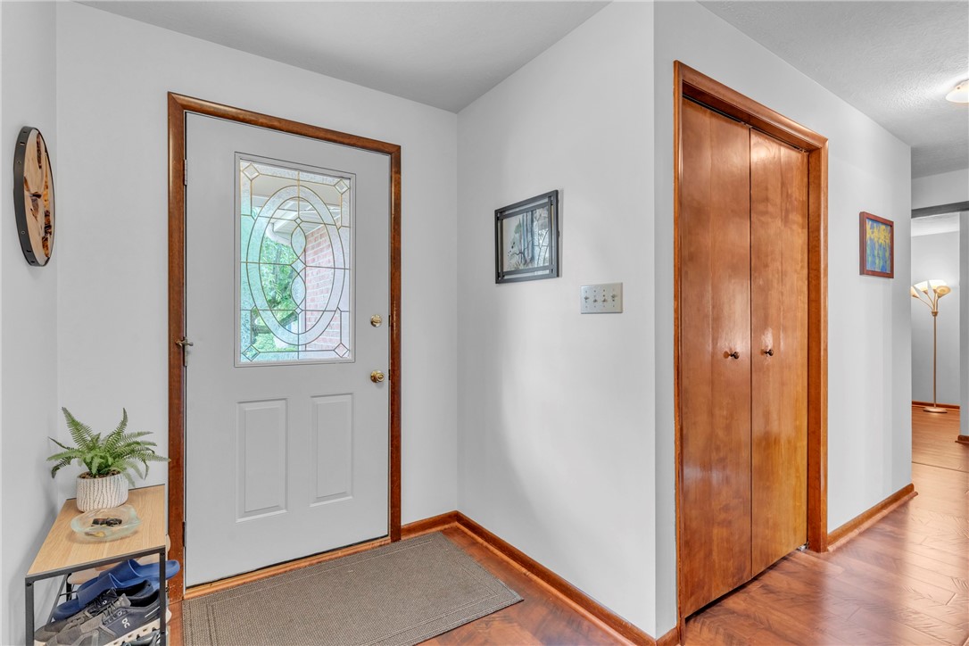 315 Village Ct