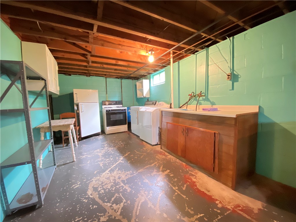 West Salem Twp, Pennsylvania 16125, United States, 3 Bedrooms Bedrooms, ,1 BathroomBathrooms,Residential,Contingent,133511