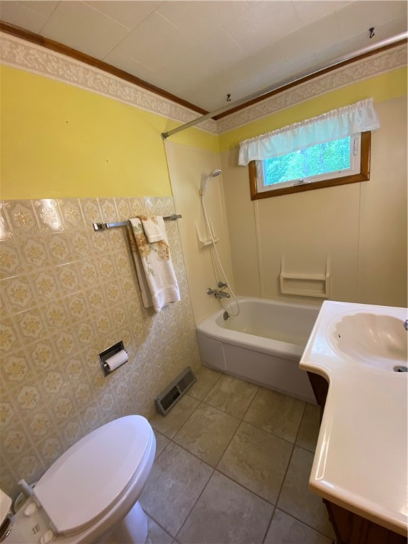 West Salem Twp, Pennsylvania 16125, United States, 3 Bedrooms Bedrooms, ,1 BathroomBathrooms,Residential,Contingent,133511